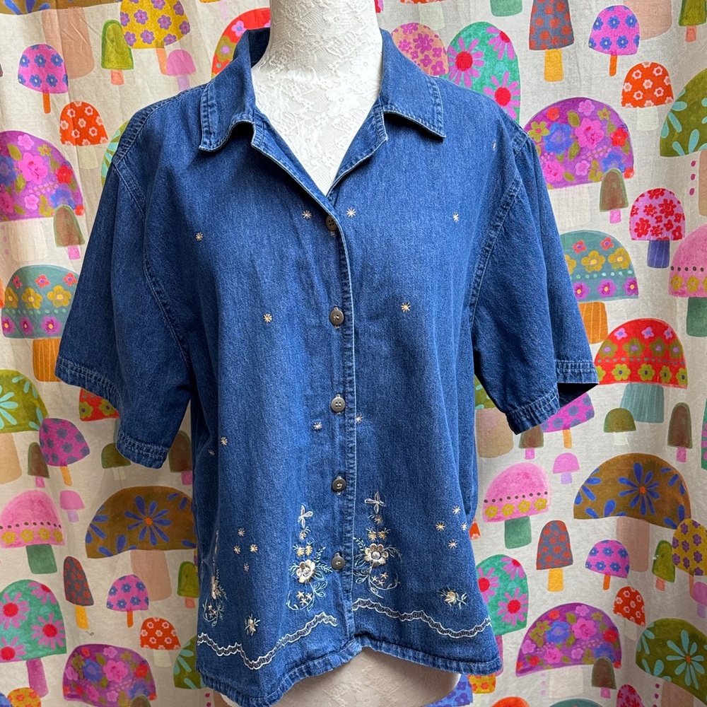 MPH Collection Embroidered Floral Denim Blouse. XL